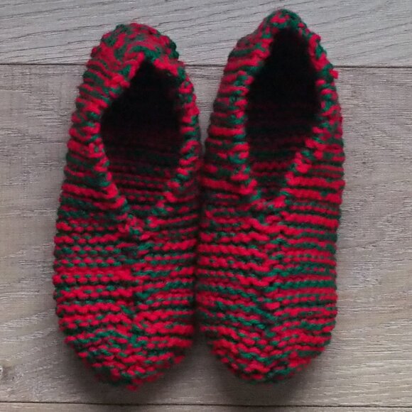 NWOT Hand Knit Christmas Slippers - Picture 4 of 5